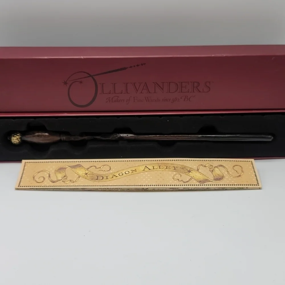 Ollivanders wand - Picture 1 of 3
